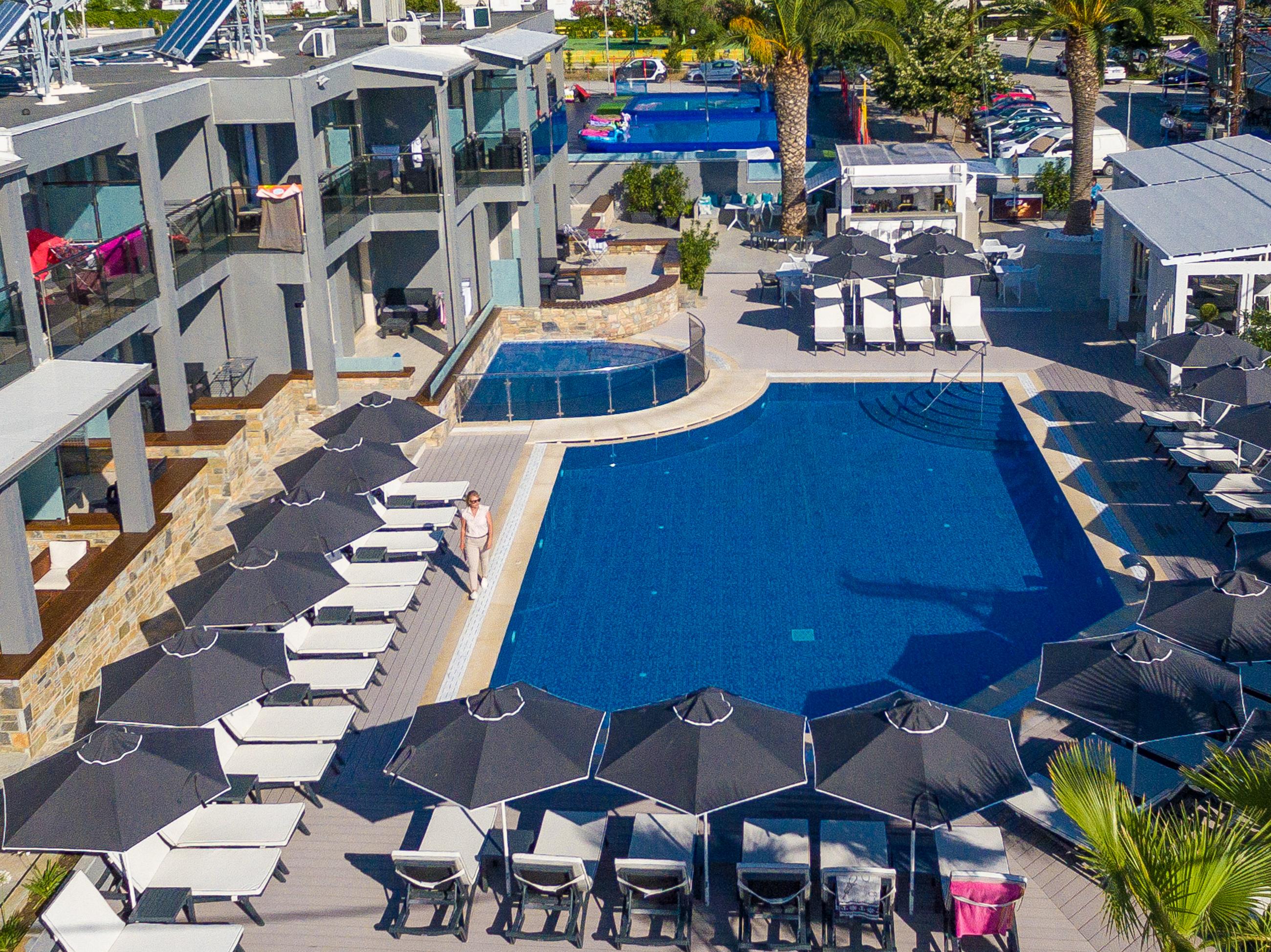 Dionysos Hotel & Suites Hanioti Exterior foto